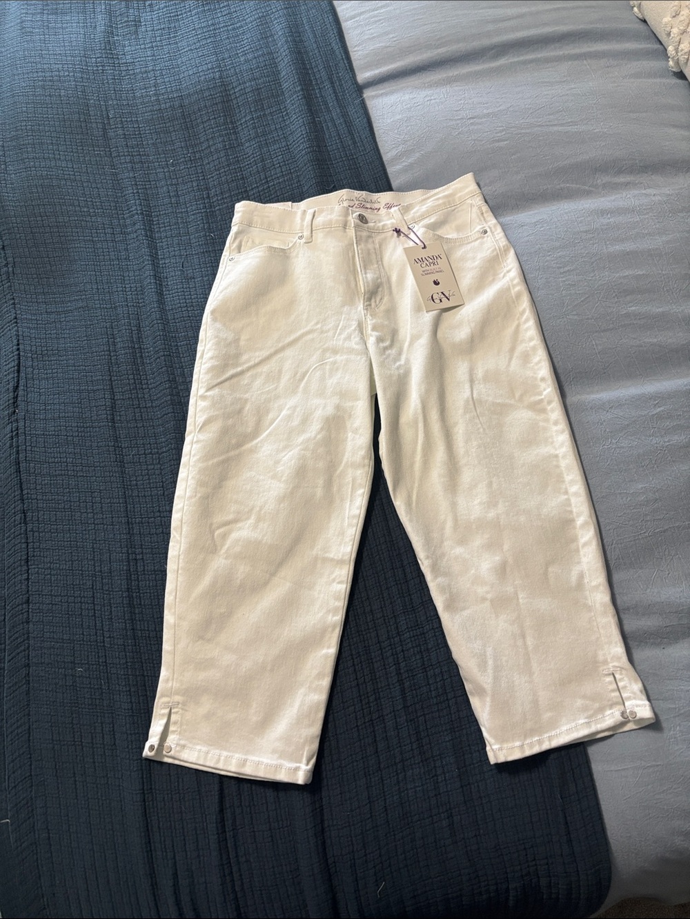 Gloria Vanderbilt White Amanda Capri Pants